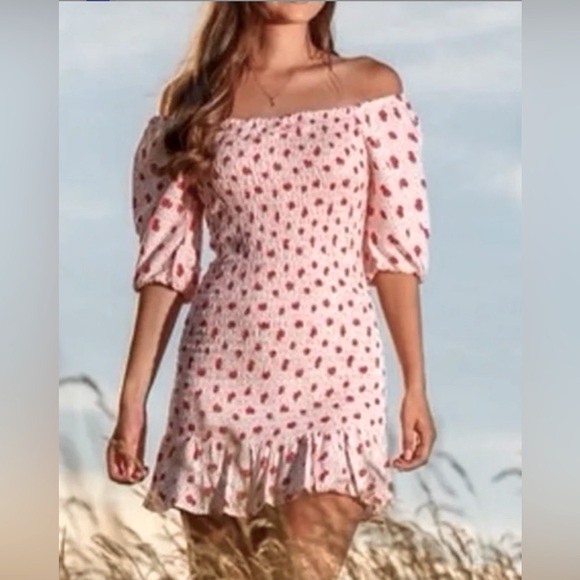 Jessica Simpson Dresses & Skirts - Jessica Simpson Strawberry dress